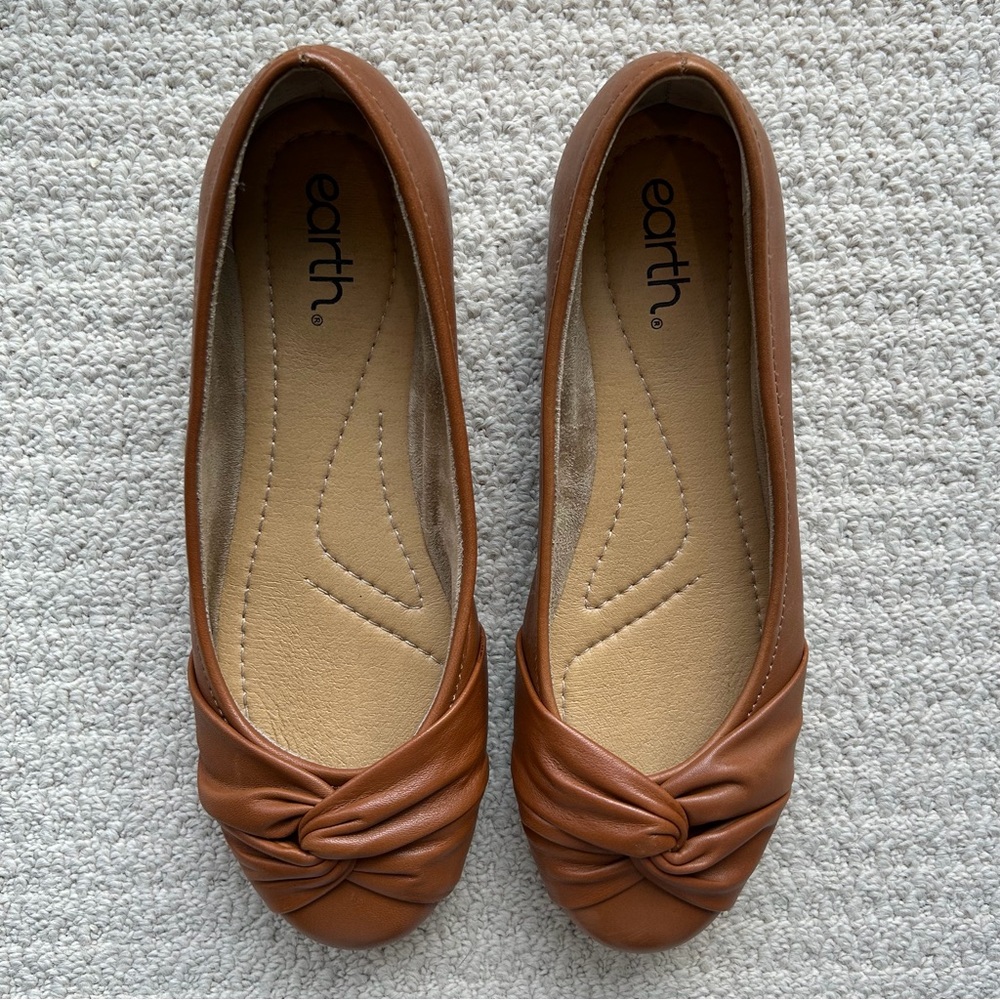 Earth Origins Tan Knotted Leather Ballet Flats